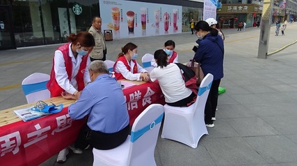 醫(yī)者初心 學(xué)史力行 泰山區(qū)人民醫(yī)院開(kāi)展全民營(yíng)養(yǎng)周義診，守護(hù)學(xué)生健康未來(lái)